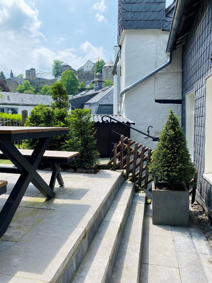 Holiday House Burgblick1 With Terrace - Vosproperties Monschau Exteriör bild